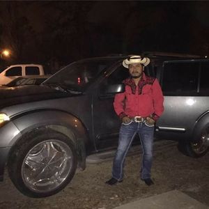 Meet your Posher, Efrain